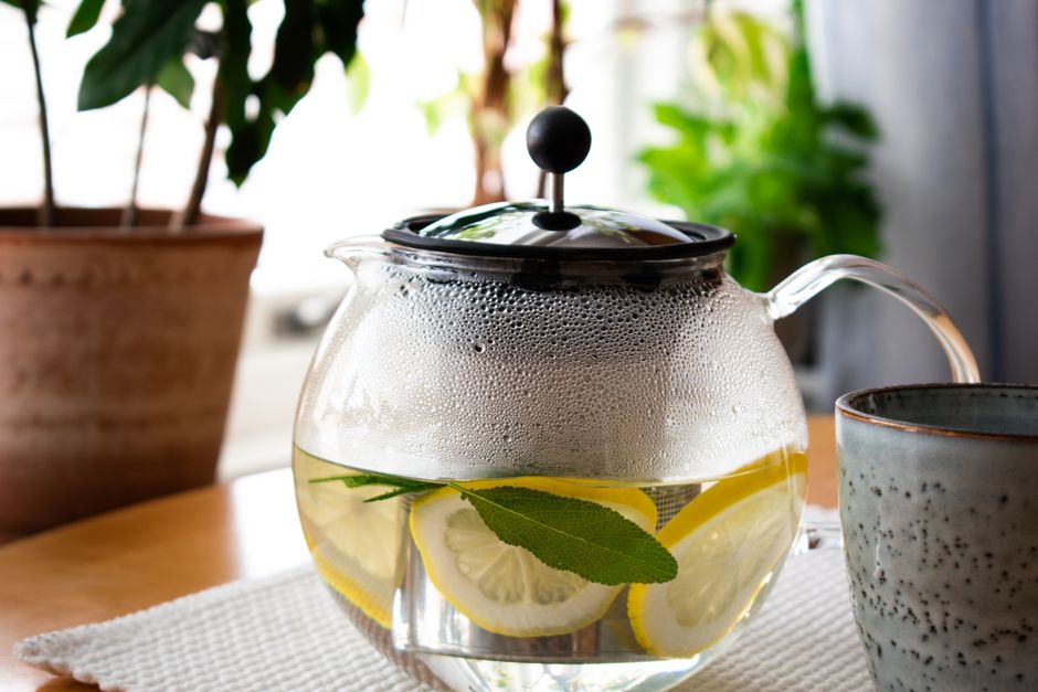 Olívzöld árnyalatú zsálya tea
